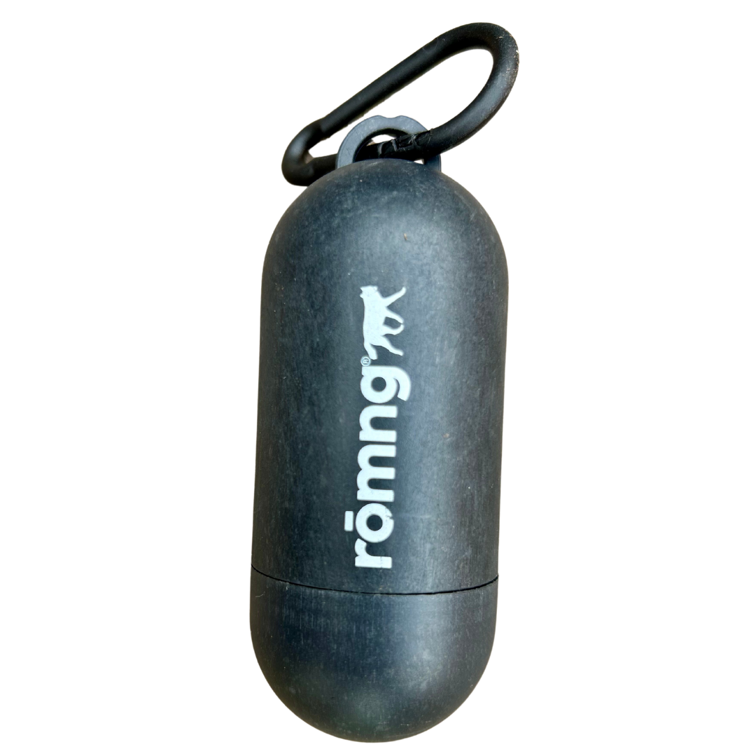 Black cylindrical container with a carabiner and 'romng' logo on a white background